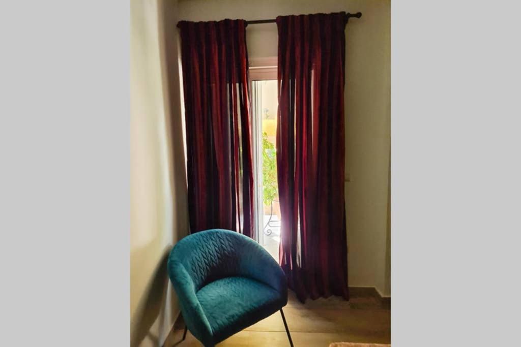 Modern Apt In The Heart Of Glyfada - Literally!! Афины Экстерьер фото